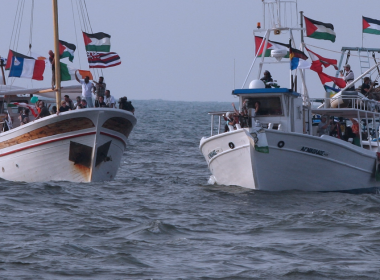 Kapal SS Free Gaza dan SS Liberty disambut rakyat Palestin selepas berjaya tiba di Gaza pada tahun 2008.