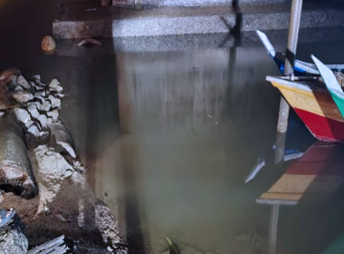 Kawasan tebing Sungai Linggi di Kampung Tanjung Agas yang menjadi lokasi kejadian serangan buaya terhadap seorang lelaki yang sedang menebar jala.