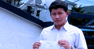 Bapa pelajar UiTM, Nik Alif Aiman, menjelaskan pendirian keluarga yang bersedia membawa kes dakwaan ditampar seorang senator ke mahkamah.
