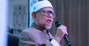 Presiden PAS Abdul Hadi Awang mengumumkan keputusan PAS menamatkan kerjasama politik dengan Bersatu melalui kenyataan media rasmi.