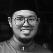 Bilal muda Ahmad Haziq Jailani di Masjid Al-Firdaus Selayang selepas melaungkan azan Maghrib.