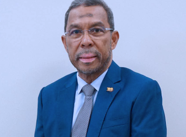 Ketua UMNO Bahagian Beruas, Datuk Dr. Azhar Ahmad, mempertimbangkan tindakan undang-undang susulan dakwaan tular di media sosial.