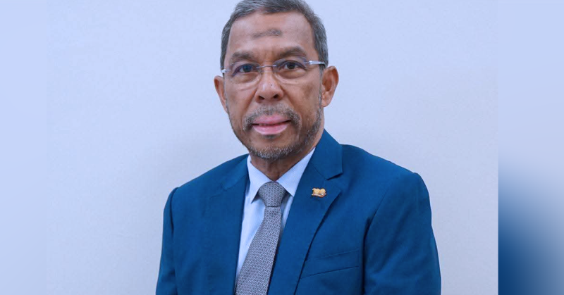 Ketua UMNO Bahagian Beruas, Datuk Dr. Azhar Ahmad, mempertimbangkan tindakan undang-undang susulan dakwaan tular di media sosial.