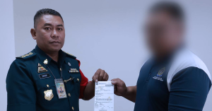 tindakan kompaun terhadap kakitangan DBKL yang didakwa membuang sampah.