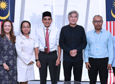 Wakil RTM dan Astro pada majlis pengumuman kerjasama strategik bagi memperluas penyiaran saluran berita, sukan dan radio.