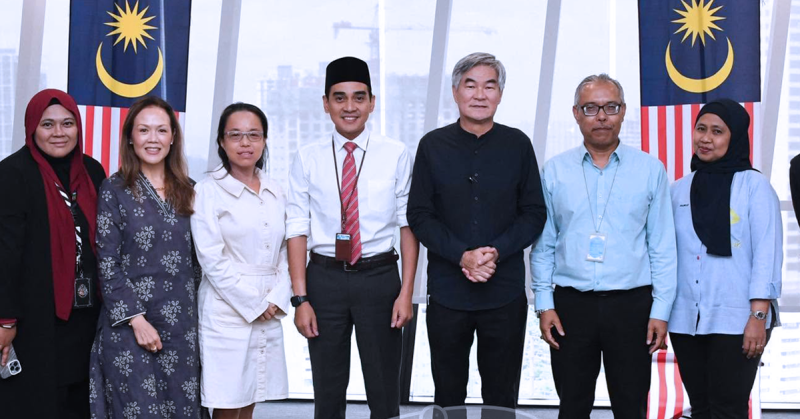 Wakil RTM dan Astro pada majlis pengumuman kerjasama strategik bagi memperluas penyiaran saluran berita, sukan dan radio.