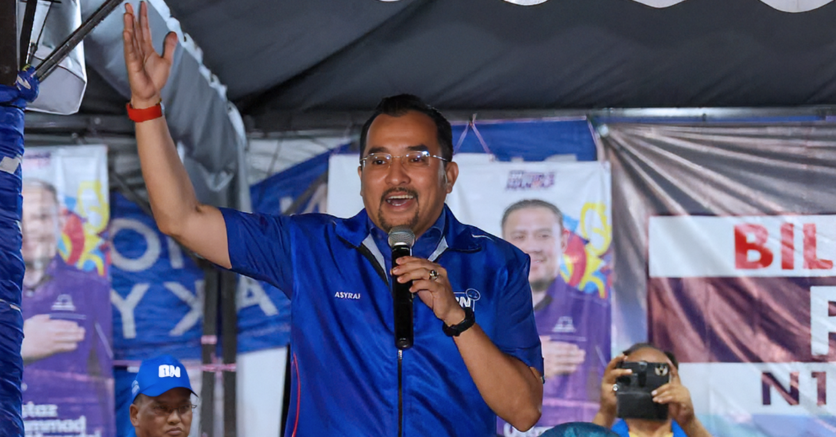 Datuk Dr Asyraf Wajdi Dusuki menyampaikan kenyataan mengenai sokongan anggota tentera kepada BN menjelang PRN Negeri Sembilan