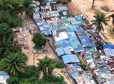 Video tular memaparkan kawasan penempatan haram warga asing di Kampung Budiman, Setia Alam.