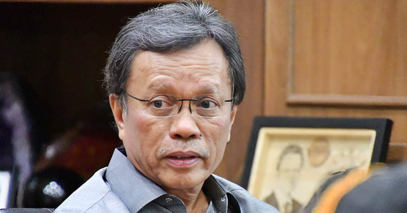 Datuk Seri Mohd Shafie Apdal dijatuhi hukuman penjara lima minggu selepas didapati bersalah menghina mahkamah