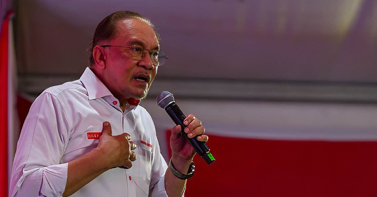 Anwar Ibrahim ketika menjelaskan isu laporan RCI Tabung Haji dan proses siasatan lanjut.