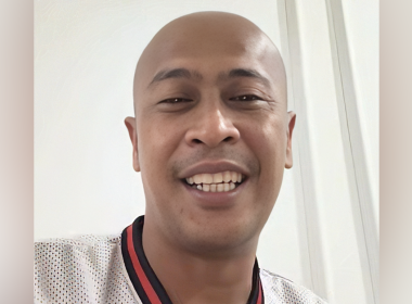 Achey ketika berkongsi mengenai isu kampung dan menghargai tindakan Azeez Rahim turun padang mendengar keluhan masyarakat.