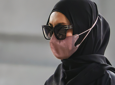 Tisha Shamsir tiba di Mahkamah Majistret Kuala Lumpur bagi menghadapi pertuduhan dadah