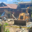 Operasi perobohan binaan tanpa kebenaran di tanah kerajaan Pechong, Tanah Merah oleh pihak berkuasa Kelantan.