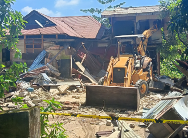 Operasi perobohan binaan tanpa kebenaran di tanah kerajaan Pechong, Tanah Merah oleh pihak berkuasa Kelantan.