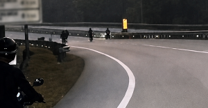 Pempengaruh permotoran antara lapan lelaki ditahan polis susulan video tular perlumbaan haram di Lebuhraya LINKEDUA.