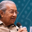 Tun Dr Mahathir Mohamad mengulas keadaan Malaysia dan dunia yang bergolak