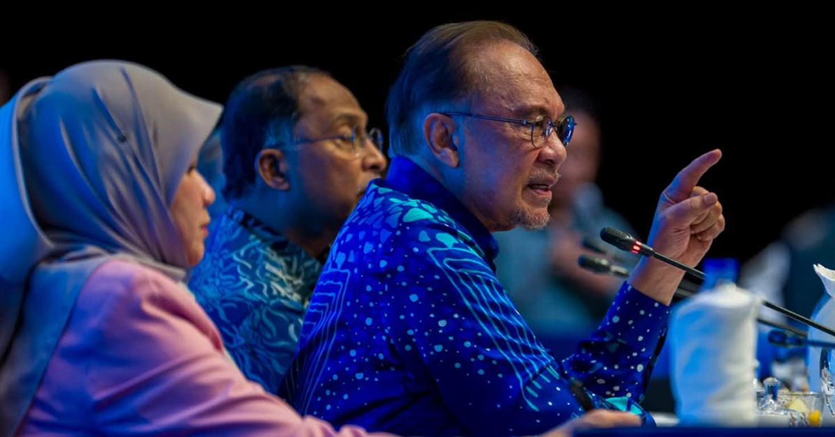 Anwar Ibrahim ketika menghadiri Forum Ilmuwan Malaysia MADANI Siri 13 di Universiti Malaya