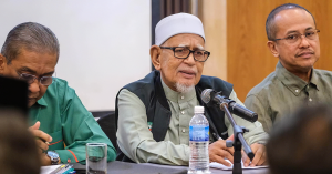 Presiden Pas Tan Sri Abdul Hadi Awang memberi kenyataan mengenai hubungan Pas dan Bersatu