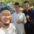 Nazz Husain merakam video lipsync lagu nasyid di sekitar Felda Trolak Timur sambil menjaga ibu.