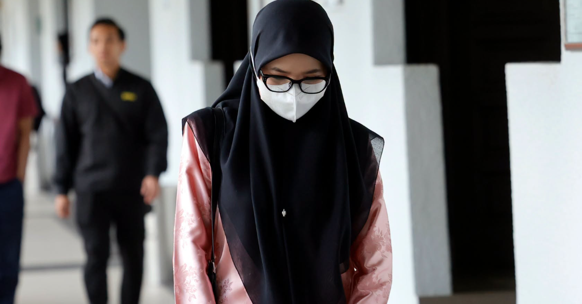 Farah Wahida Zainuddin hadir ke Mahkamah Sesyen bagi menghadapi pertuduhan tuntutan palsu insentif PERKESO.