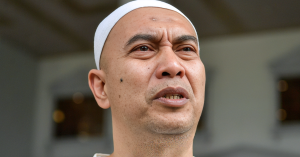 Bekas penyampai radio Ismahalil Hamzah dijatuhi hukuman penjara 30 tahun oleh Mahkamah Rayuan selepas disabitkan atas kesalahan mengedar dadah.