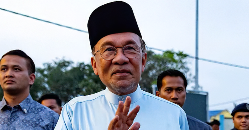 Perdana Menteri Datuk Seri Anwar Ibrahim ketika menjelaskan kerajaan tidak menyekat peruntukan pembangunan dan menegaskan dana terus disalurkan kepada rakyat.
