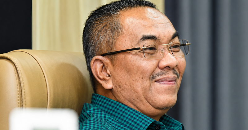 Menteri Besar Kedah Muhammad Sanusi Md Nor ketika membincangkan tuntutan bayaran pajakan Pulau Pinang.