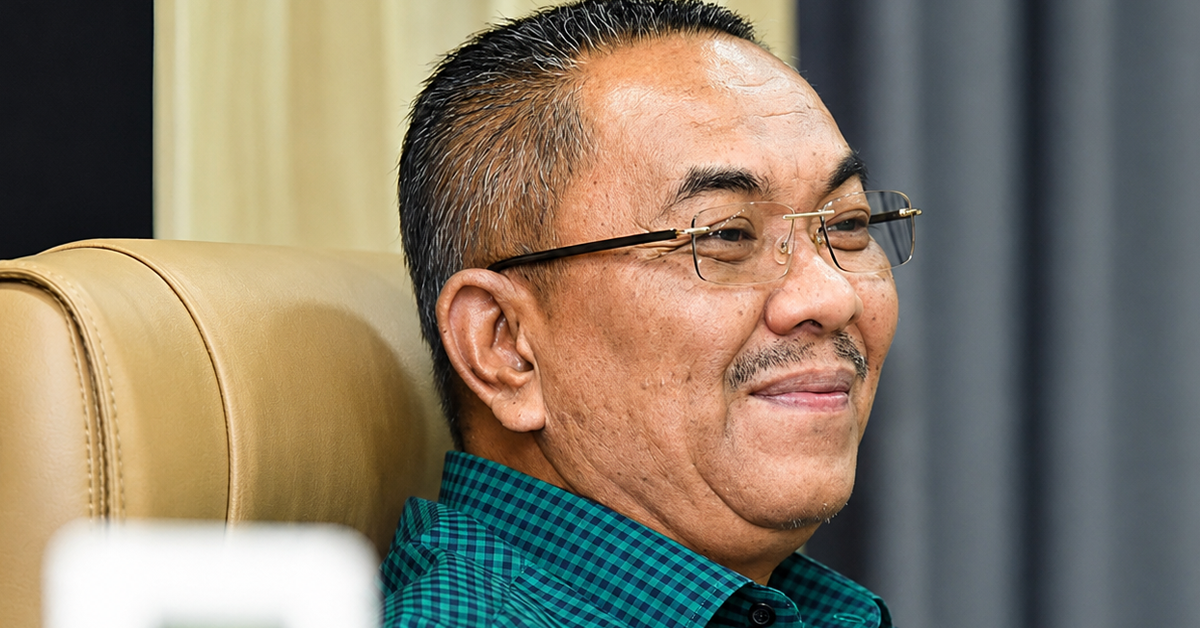 Menteri Besar Kedah Muhammad Sanusi Md Nor ketika membincangkan tuntutan bayaran pajakan Pulau Pinang.