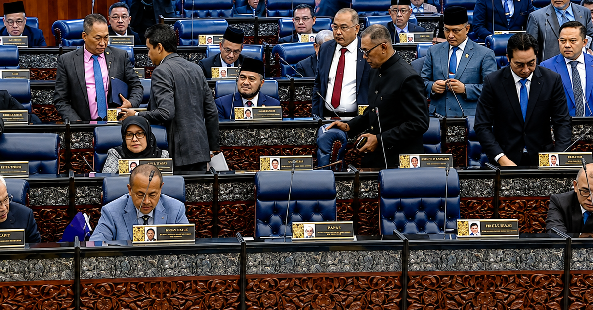Ahli Parlimen berada di dalam Dewan Rakyat ketika sesi berkaitan laporan RCI Tabung Haji.