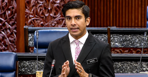 Syed Saddiq ketika berbahas mengenai isu Tabung Haji di Dewan Rakyat