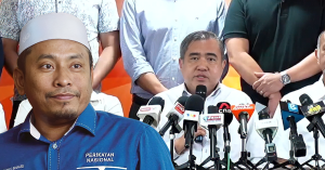 Ahmad Fadhli Shaari mempersoalkan tindakan Anthony Loke meneruskan tugas rasmi selepas mengumumkan hasrat meletakkan jawatan.