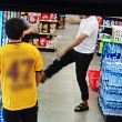 Rakaman kejadian lelaki dipukul di sebuah kedai serbaneka di Mersing.