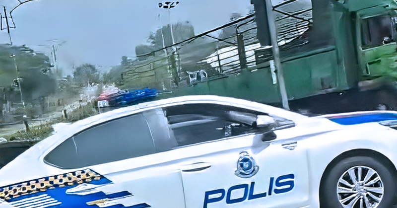 Rakaman aksi polis mengejar sebuah lori di sekitar Pasir Gudang sebelum suspek diberkas.