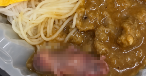 Anak tikus hidup ditemui dalam hidangan mi beras daging lembu bersos sate