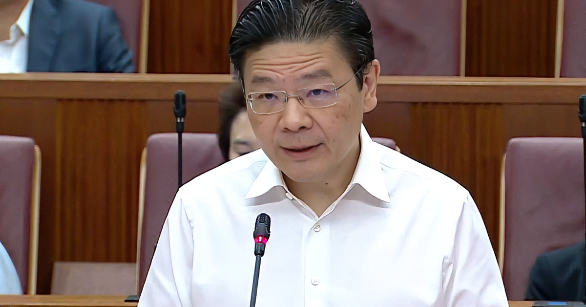 Perdana Menteri Singapura Lawrence Wong ketika menyampaikan kenyataan mengenai pelarasan gaji pemimpin politik