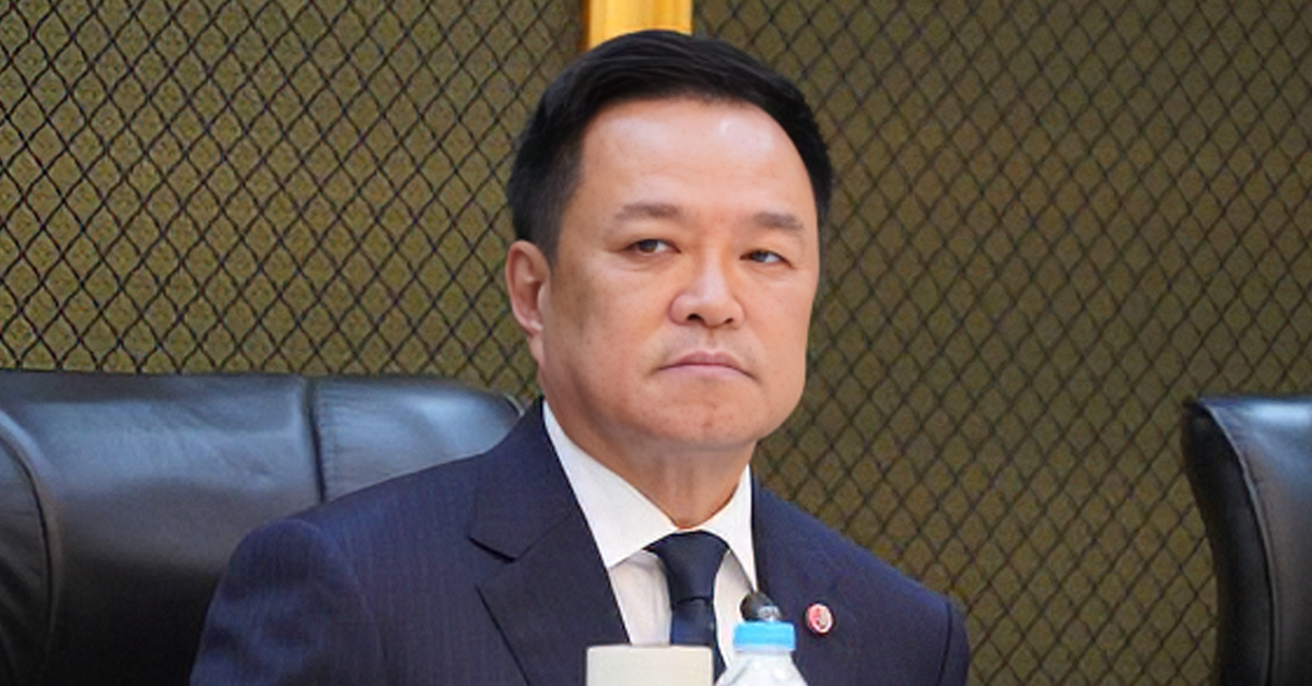 Perdana Menteri Thailand Anutin Charnvirakul ketika menyampaikan kenyataan mengenai warga asing.