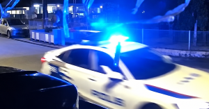 Rakaman CCTV kenderaan MPV polis dan kenderaan dipercayai membawa kabel curi di Ampang