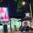 Sistem paparan LED di sekitar bandar Kluang, Johor yang dilaporkan digodam sehingga memaparkan kandungan tidak senonoh.