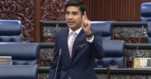 Ahli Parlimen Muar, Syed Saddiq Syed Abdul Rahman membahaskan isu jerebu rentas sempadan dan mencadangkan tindakan tegas terhadap aktiviti pembakaran hutan.