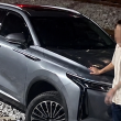 SUV memasuki kawasan landasan kereta api di Stesen Pelabuhan Klang seperti dalam video tular.