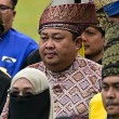 Pelantikan Azrin Khairi sebagai Undang Luak Jelebu ke-17 dipertikaikan Lembaga Adat Luak Jelebu.