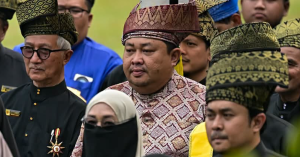 Pelantikan Azrin Khairi sebagai Undang Luak Jelebu ke-17 dipertikaikan Lembaga Adat Luak Jelebu.