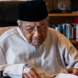 Tun Dr Mahathir Mohamad mengenang pemergian Allahyarhamah Tun Dr Siti Hasmah Mohamad Ali