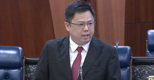 Ahli Parlimen Raub Chow Yu Hui mempersoalkan larangan penggunaan aplikasi Waze ketika membahaskan Rang Undang-Undang Perbekalan 2027 di Dewan Rakyat.