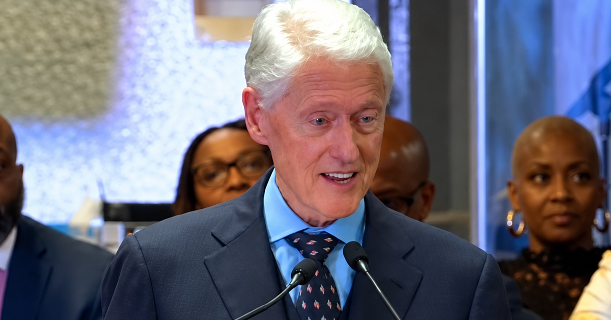 Bekas Presiden Amerika Syarikat, Bill Clinton berucap mengenai penghinaan terhadap umat Islam dan berkongsi kisah anak perempuannya membaca al-Quran.