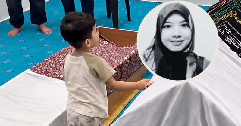 Anak kecil mengetuk keranda sambil memanggil mummy selepas ibunya, Allahyarhamah Azwani Ahmad, meninggal dunia akibat kanser.